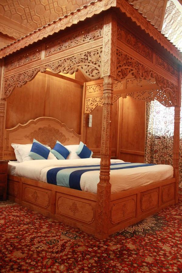 Khilona Luxury Heritage Houseboats Srīnagar Esterno foto
