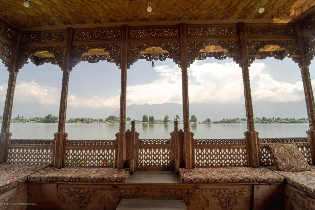 Khilona Luxury Heritage Houseboats Srīnagar Esterno foto